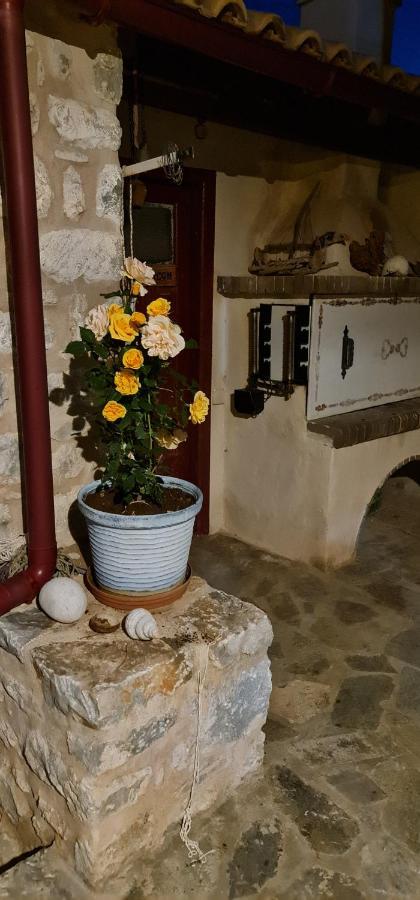 Olive Oil Mill Apartment Kokkala Ngoại thất bức ảnh